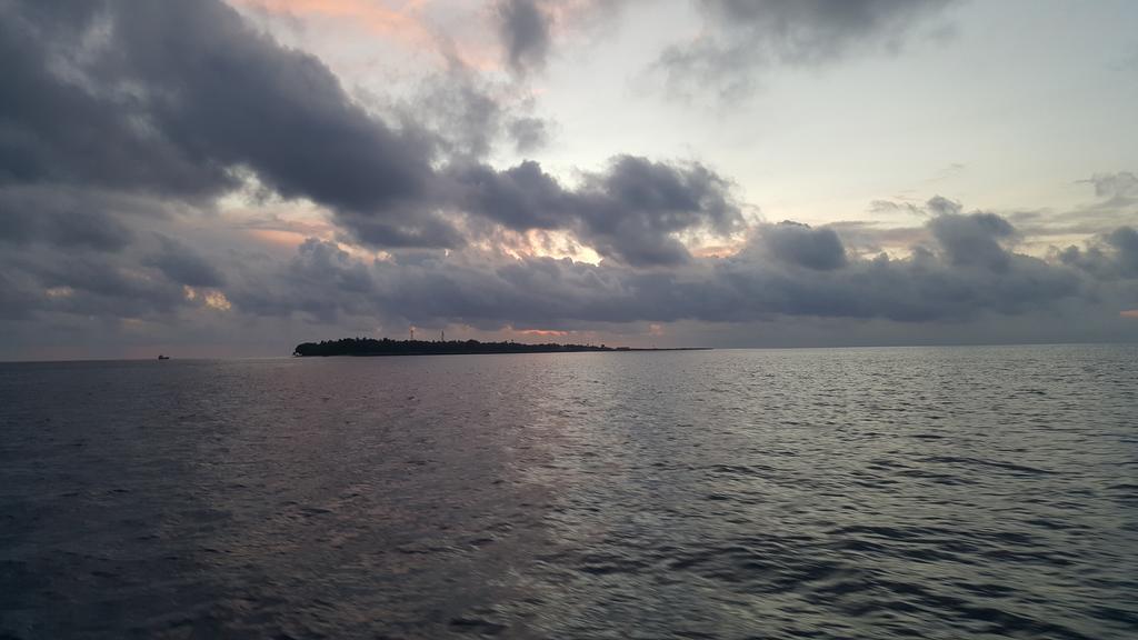 Fulhadhoo Inn Exterior foto